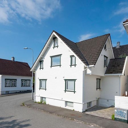 Practical Basement Apt With All Home Comforts Close To City Centre Stavanger Exterior foto