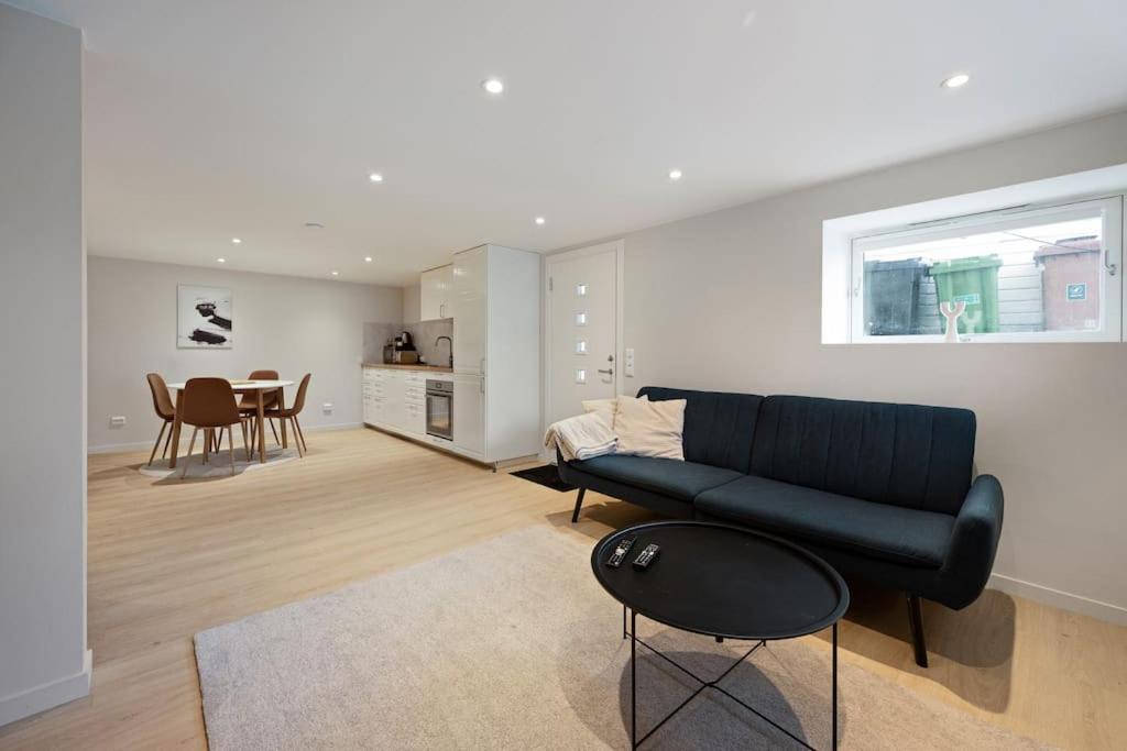 Practical Basement Apt With All Home Comforts Close To City Centre Stavanger Exterior foto